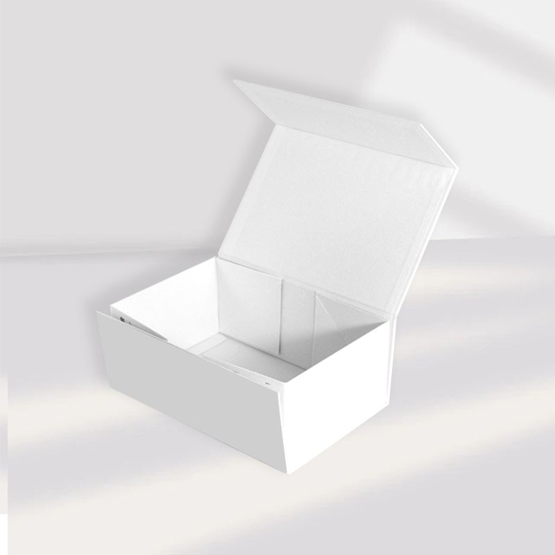 White Gift Box With Magnetic Closure 5 White Gift Box With Magnetic Closure 5